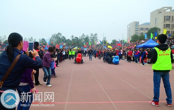 【赛事直通车】教职工组队秀身手 怎一个“趣”字了得