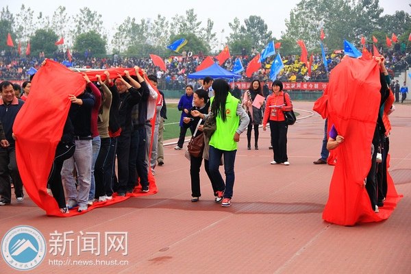 【赛事直通车】教职工组队秀身手 怎一个“趣”字了得