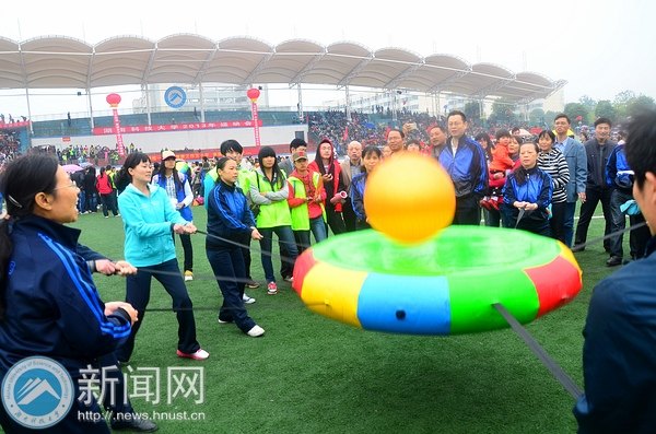 【赛事直通车】教职工组队秀身手 怎一个“趣”字了得