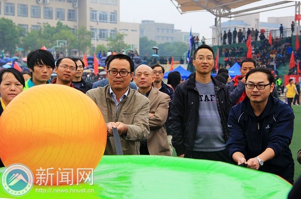 【赛事直通车】教职工组队秀身手 怎一个“趣”字了得