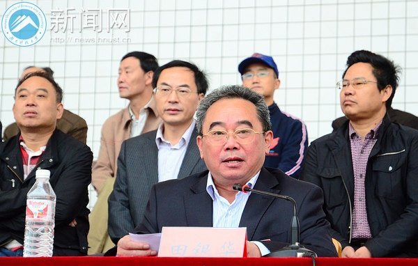 2013年运动会隆重开幕:年度体育盛事风云再起