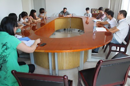 图书馆党支部深入推进群众路线教育实践活动