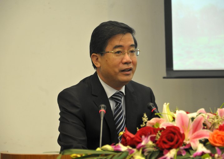 学校召开2014年毕业生就业信息发布会暨东华大学毕业生就业工作指导委员会第十二次年会(图)