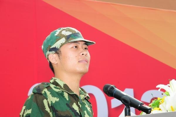 长沙师范学校隆重举行2013级新生军训会操暨开学典礼
