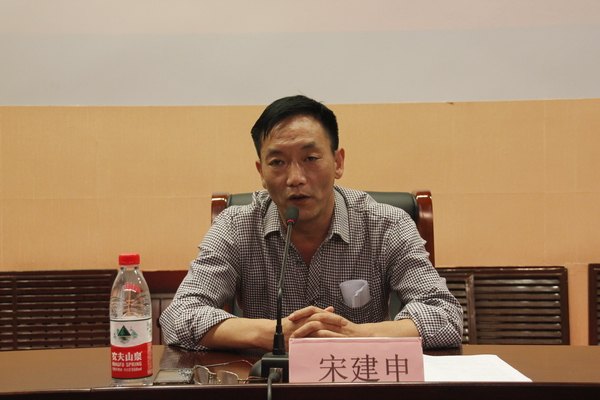 建筑工程系举行2013级新生入学教育大会