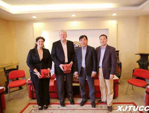 �����ڲ���˹���ֿϴ�ѧУ������Wilson���ں�������ѯ������Robert��������������ͨ��ѧ����ѧԺ