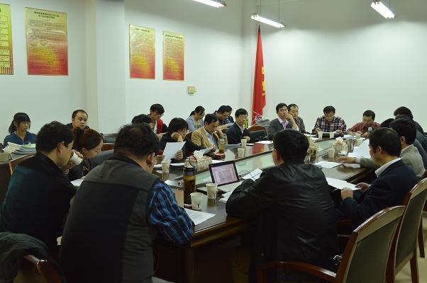 理学院召开中层以上干部联系学生班级工作推进会