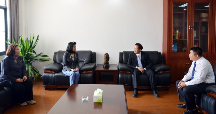 莫诗浦书记会见泰国川登喜皇家大学校长代表团