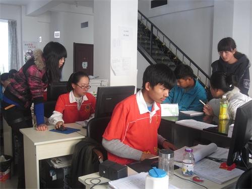 爱心献社会 温暖在社区爱心献社会 温暖在社区