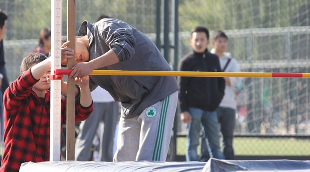 第十三届秋季运动会举行