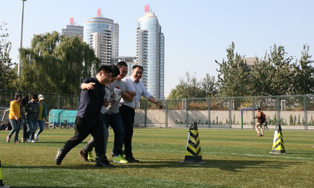 第十三届秋季运动会举行