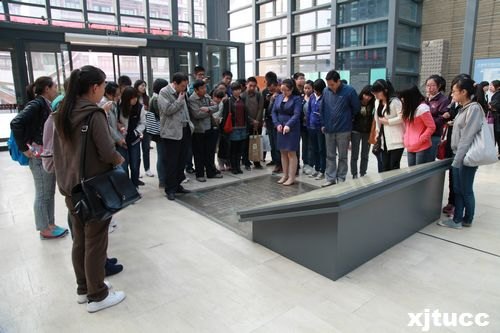 西安交通大学城市学院爱国主义教育暨教学实验基地挂牌仪式隆重举行