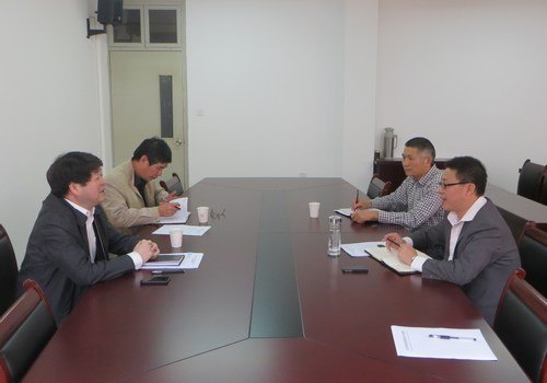 潘璋德书记指导思政部群众路线教育实践活动