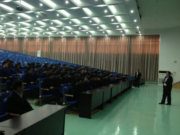 机械系2012级第一批学生赴四维顶岗实习