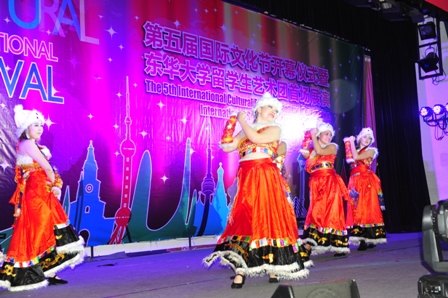 东华大学第五届国际文化节开幕