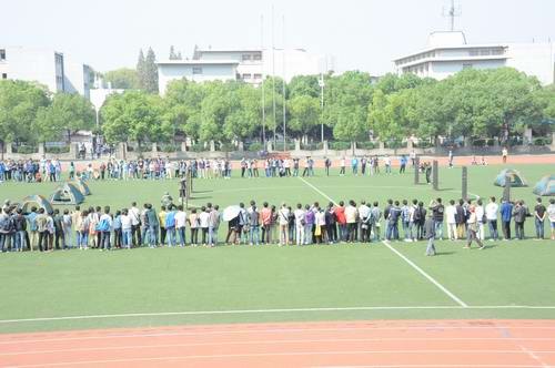 2013年湖北省高校真人cs联赛在湖北工业大学隆重举行