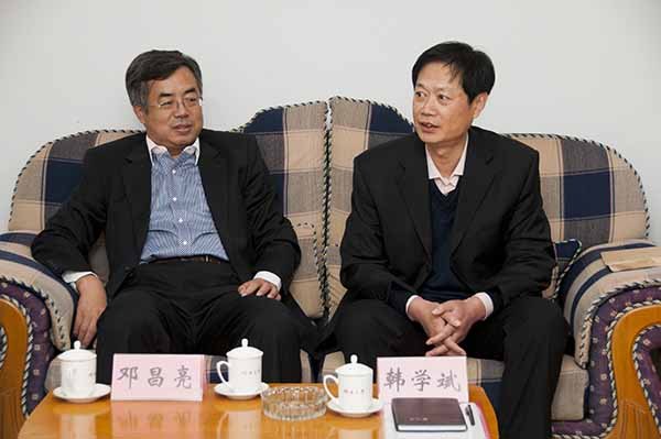 省民政厅来校勘查 教育发展基金会申报进展顺利