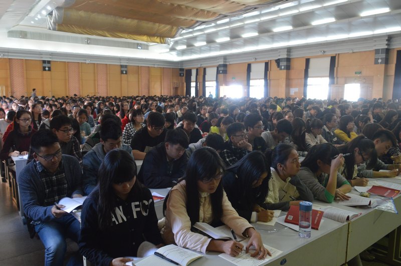 校理事长刘学民博士勉励学子善学善思善作善成