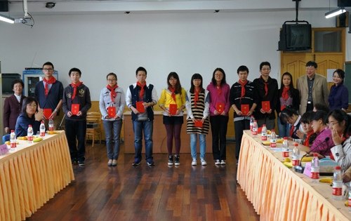 18名优秀学生志愿者成为25中学第四批校外辅导员