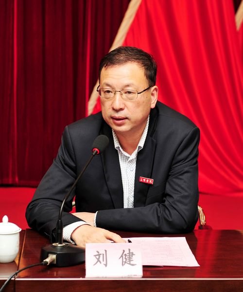 清华大学、北京大学在明挂职博士、硕士来校考察