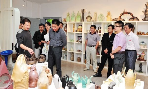 清华大学、北京大学在明挂职博士、硕士来校考察