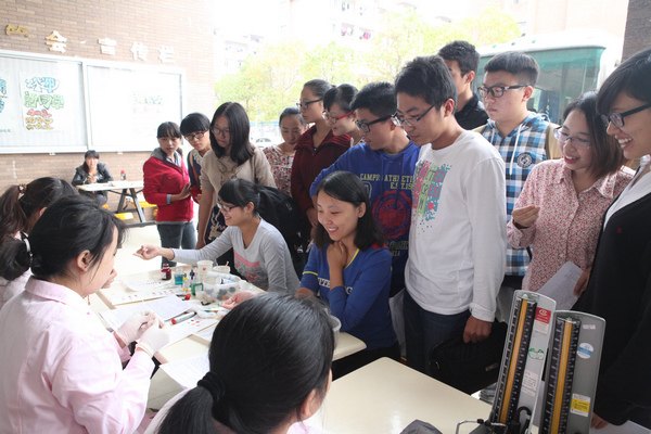 景德镇陶瓷学院掀起无偿献血爱心热潮