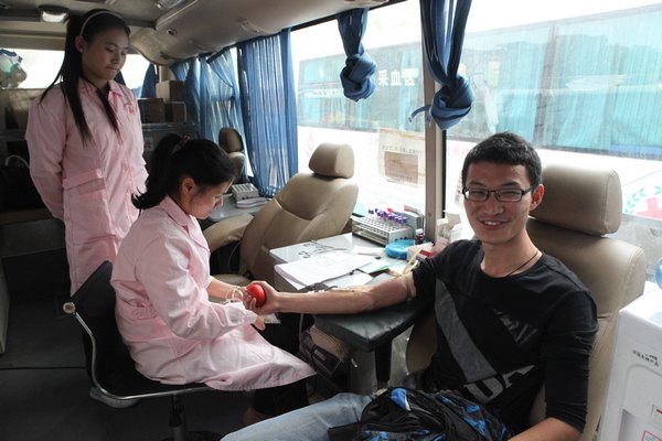 景德镇陶瓷学院掀起无偿献血爱心热潮