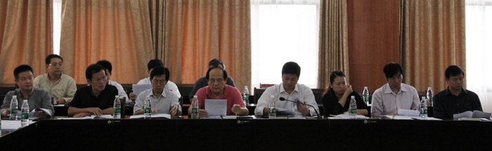 广西师范学院举行“深入学习习近平总书记系列重要讲话精神,推进学校科学发展、跨越发展”党委中心组理论学习扩大会