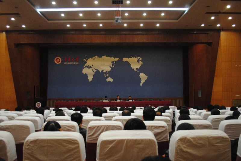 �б���ѧ�ٿ���һ��ѧ�ƹ����������˻��鰲�Ų�����ع���