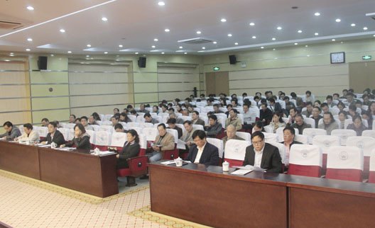 ��ʵ�������Ĺ��� ȫ���ƽ�����ѧԺ�ĸ��뷢չ--����ѧԺ��ί�������������ͨ����