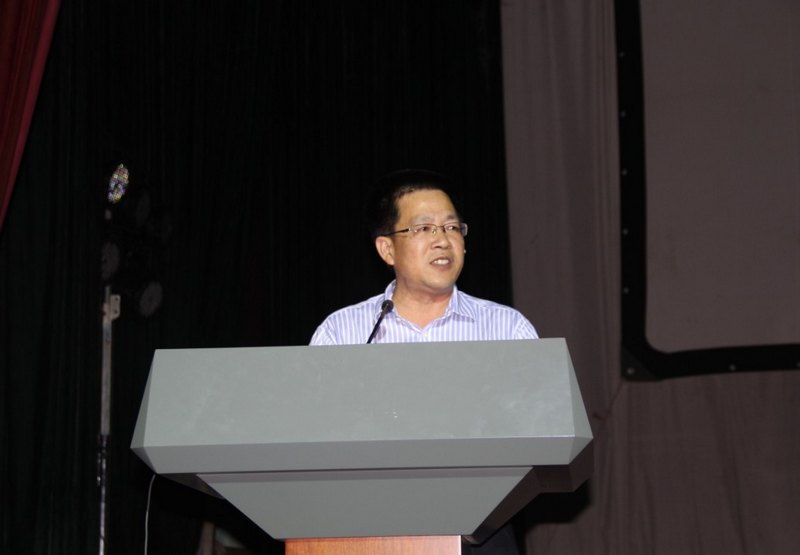 �㶫ʯ�ͻ���ѧԺ���Ľ조�����༶�������Բ����Ļ