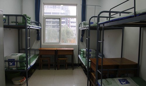 燕山大学里仁学院开展2013级新生内务竞赛活动