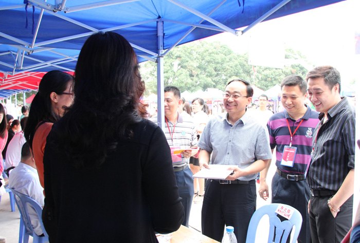 广西师范学院成功举办大学毕业生校园招聘会