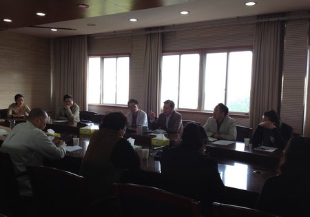 学校召开教学工作师生座谈会