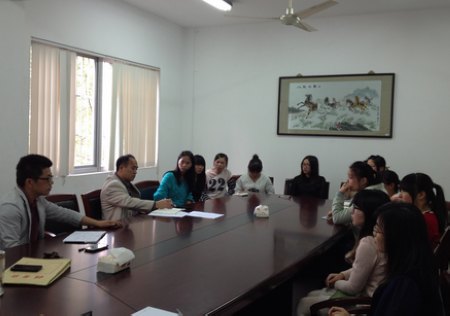 学校召开教学工作师生座谈会