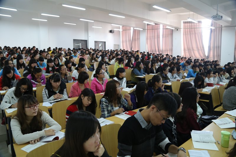 杨顺清部长莅临云南师范大学商学院开展群众路线教育实践活动