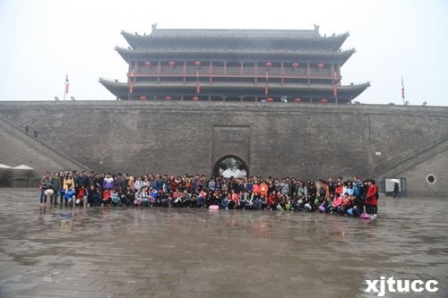 西安交通大学城市学院院团委传媒中心记者受邀参与陕西校媒走城墙系列活动