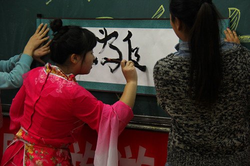 里仁学院举行首届“旅游之星”导游风采大赛复赛