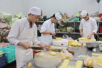 饮食服务中心举行第十三届全员烹饪大赛