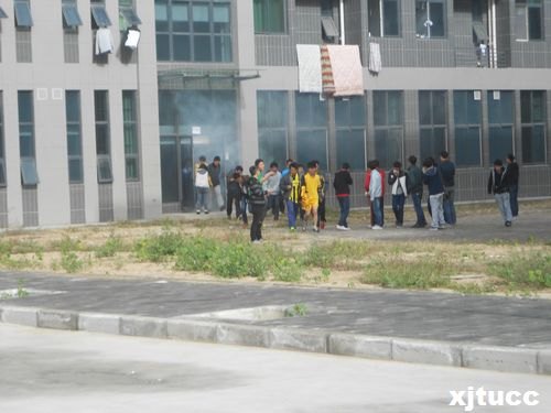 西安交通大学城市学院组织开展2013年“11.9消防日”宣教周活动