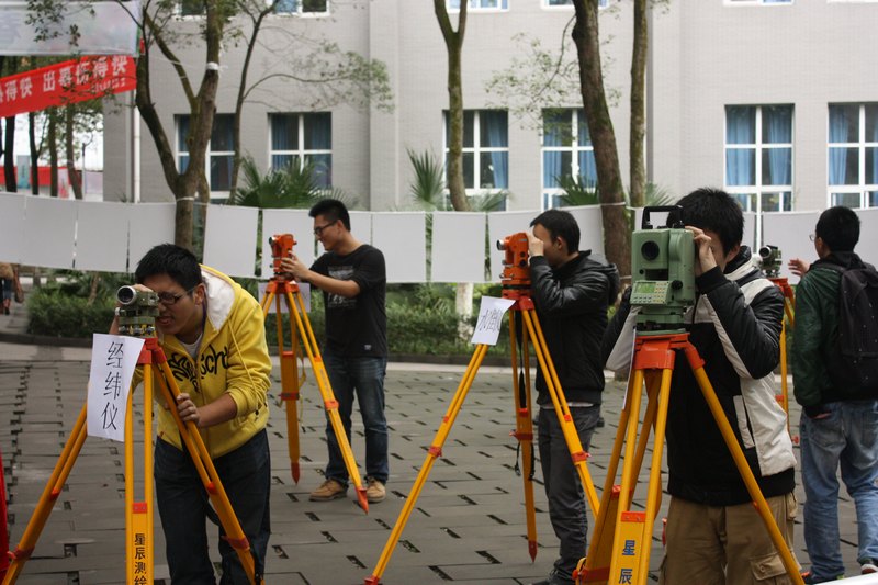 拼搏奋进,绽放青春光芒