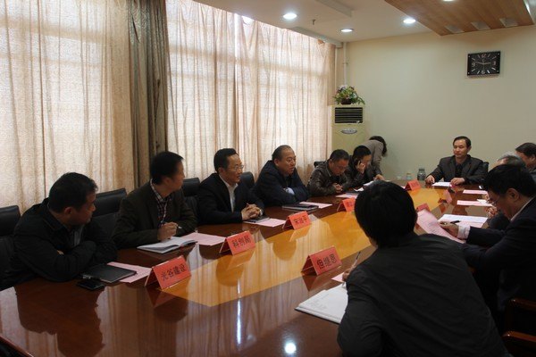 武汉市委常委、东湖高新区党工委书记胡立山来校调研