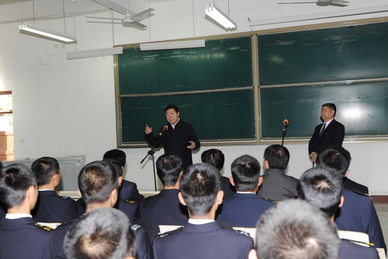 国家安监总局副局长杨元元来校视察