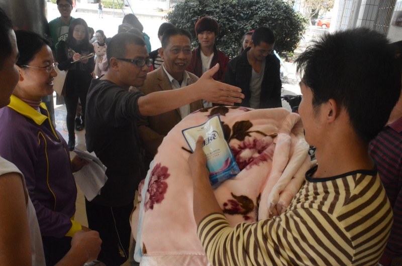云南师范大学商学院工会举行趣味运动会