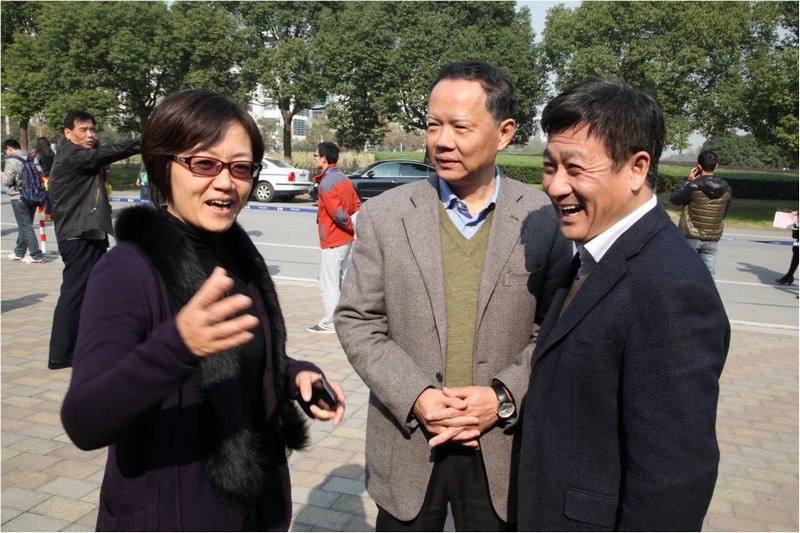 松江大学园区七校2014届毕业生联合招聘会在校举行