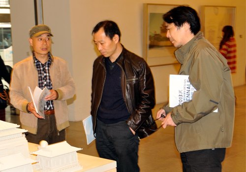 艺术设计学院组织支部书记参观武汉设计双年展