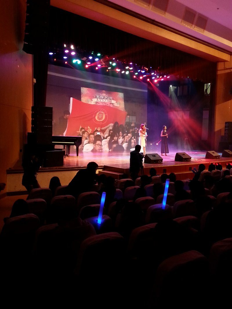 �ڶ����Ϻ���ѧ��ԭ�����ִ����������У����