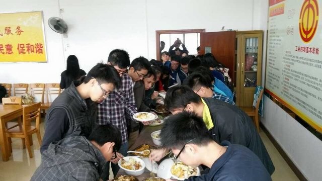 外教Nancy Lois积极营造校园英语学习氛围