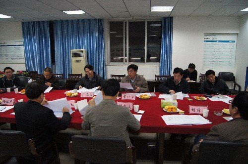 工业发酵湖北省协同创新中心召开酿酒新技术示范中试基地布局设计方案及酿酒设备配置论证会