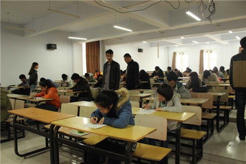 管理学院分团委举办英语写作大赛